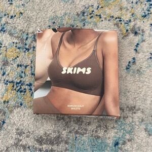 SKIMS seamless sculpt bralette
